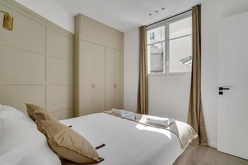 190 Fontaine - Superb In Paris. Appartamento Parigi