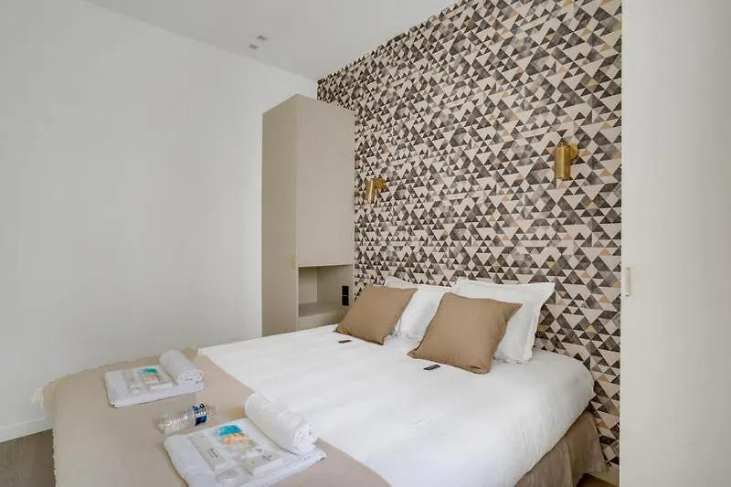 190 Fontaine - Superb In Paris. Apartment *